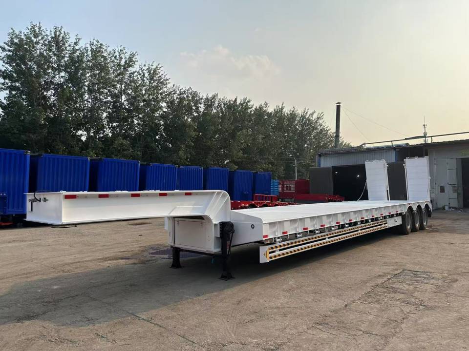 Kendaraan semi-trailer rendah banget dikirim menyang Djibouti kanggo mbantu nganyarke logistik ing Afrika wétan