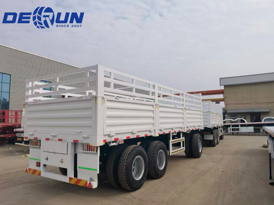 Loro truk lan semi-trailer bakal dikirim menyang Djibouti.