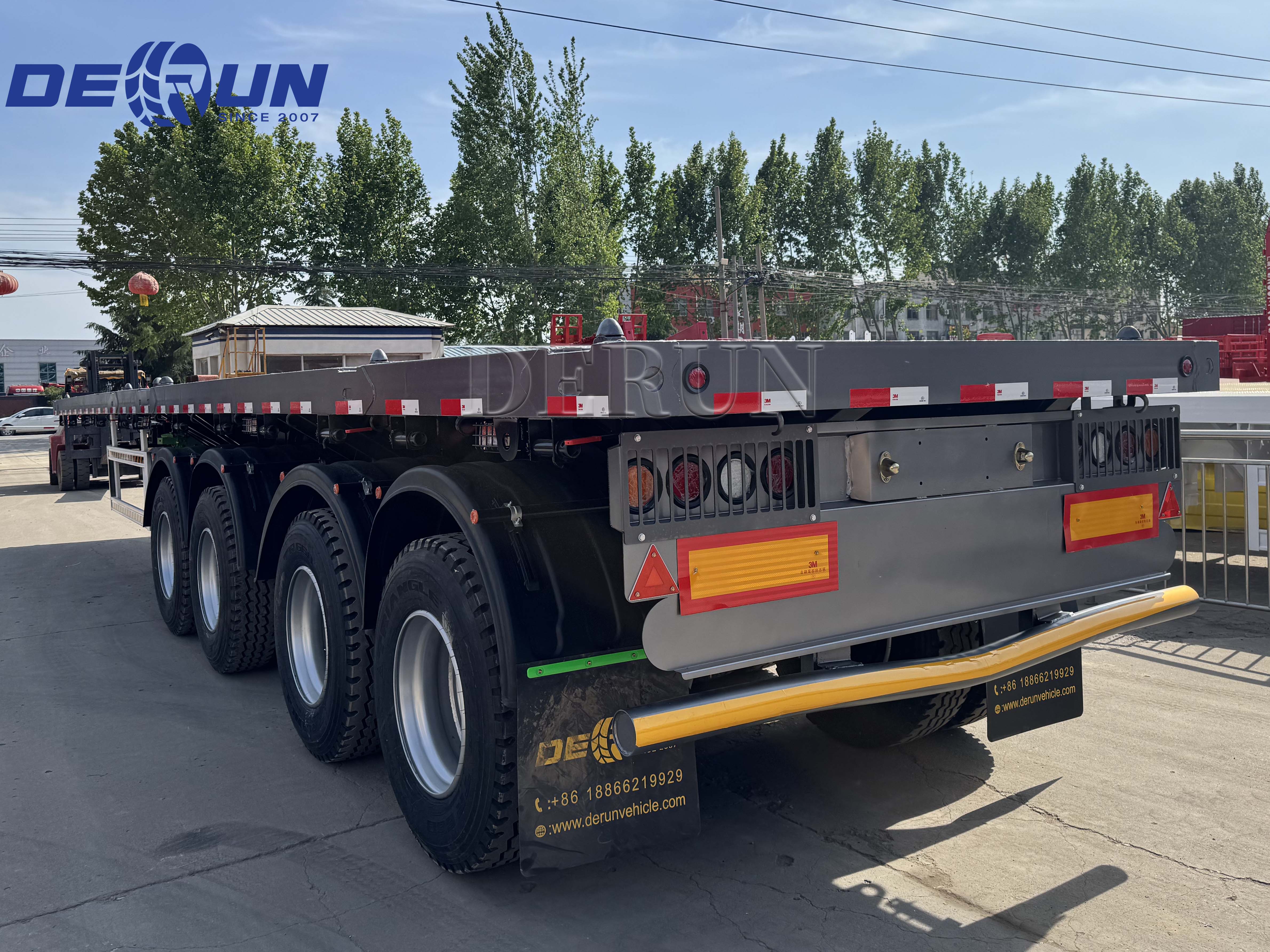 Four 4-poros flatbed semi-trailer bakal dikirim menyang Ghana.